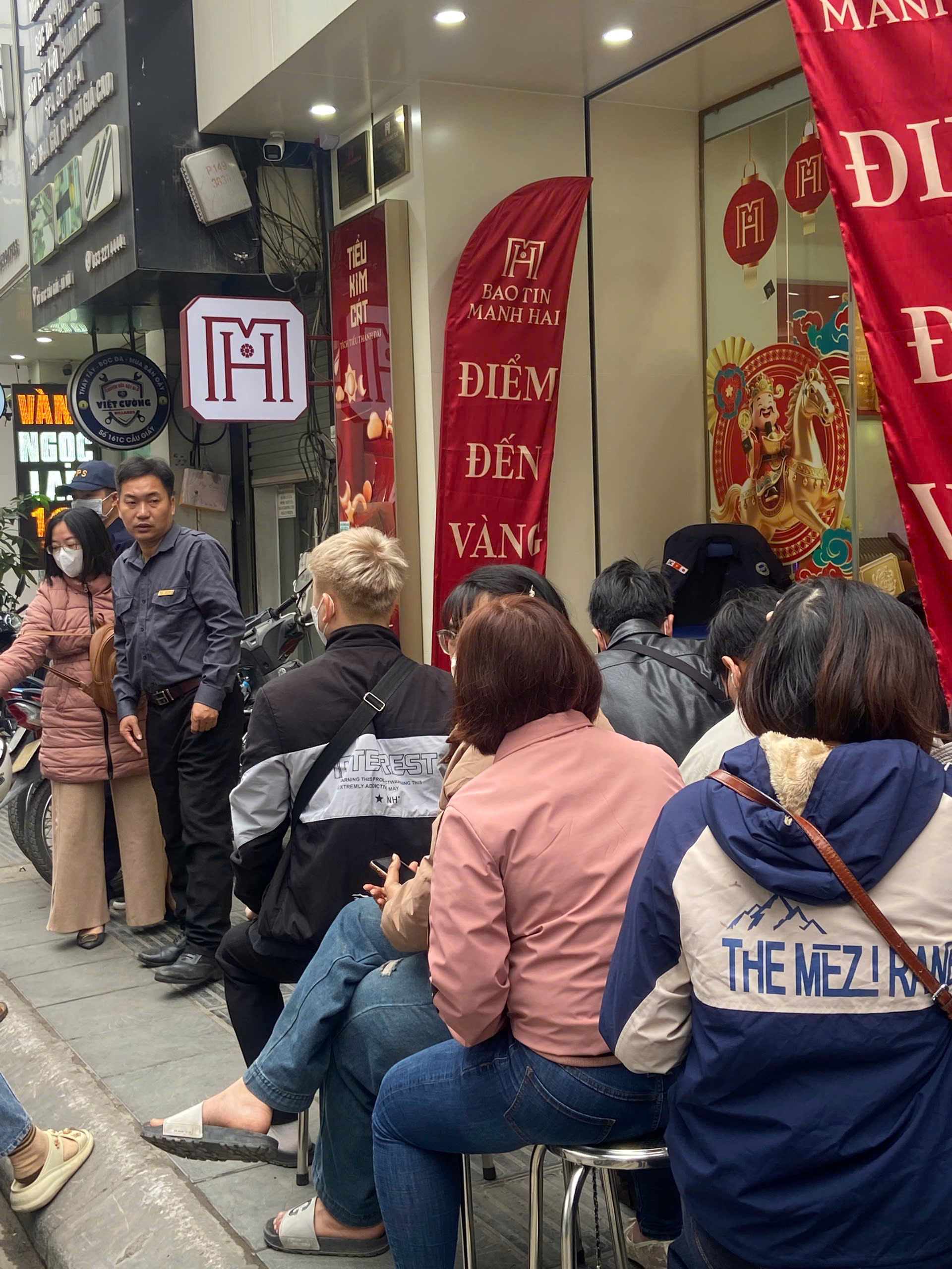 z75302392283066e24f554e3f5a2257114a7f7ab0baee6