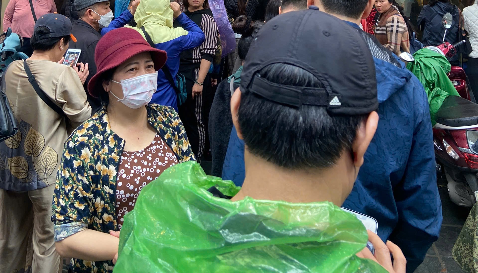 z75622369480904e5f922514b813123604f33283fcca1a