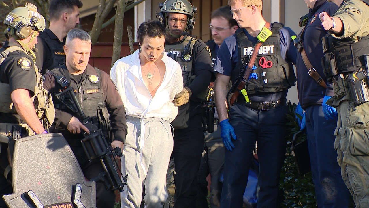 2cdcc592 ae1f 4b4e 8379 743207a2a799 standoff1