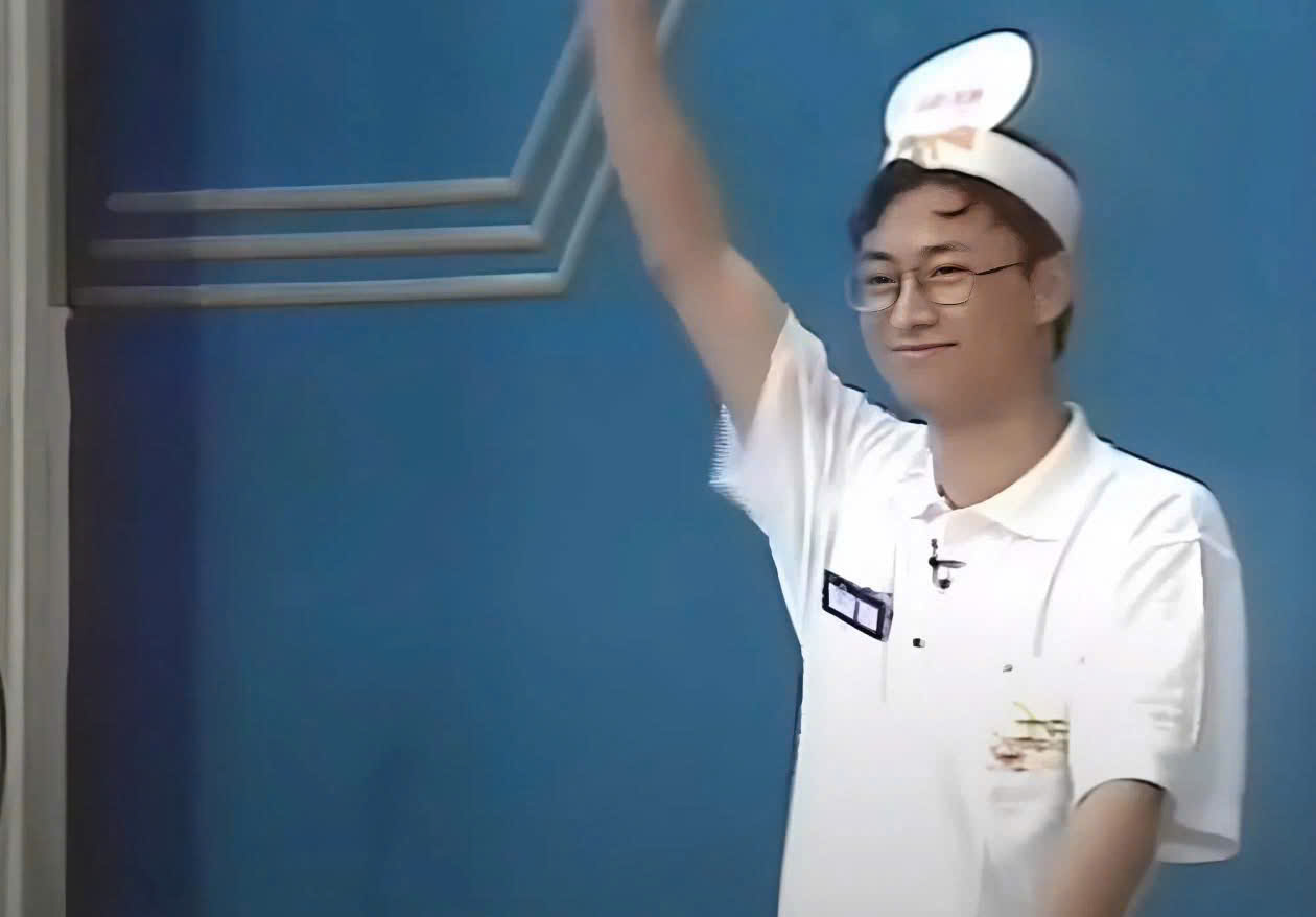 z7555953126688a31353022287bede3045491f7d20a509