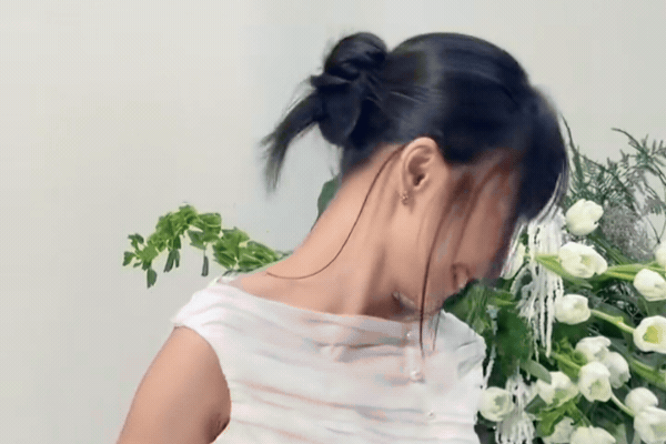 Đã tìm ra cô gái mang cả mặt trời trong nụ cười, đẹp thế này không tươi nhất Việt Nam thì quá phí