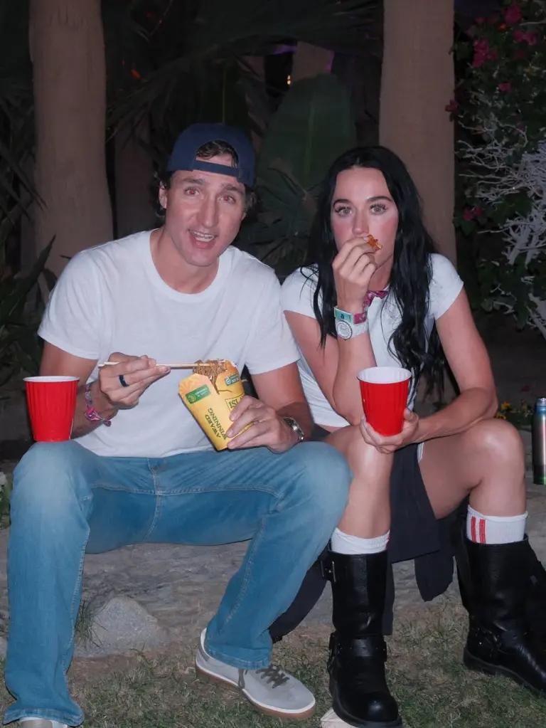 katy perry posts coachella music 1255008108e1c9d