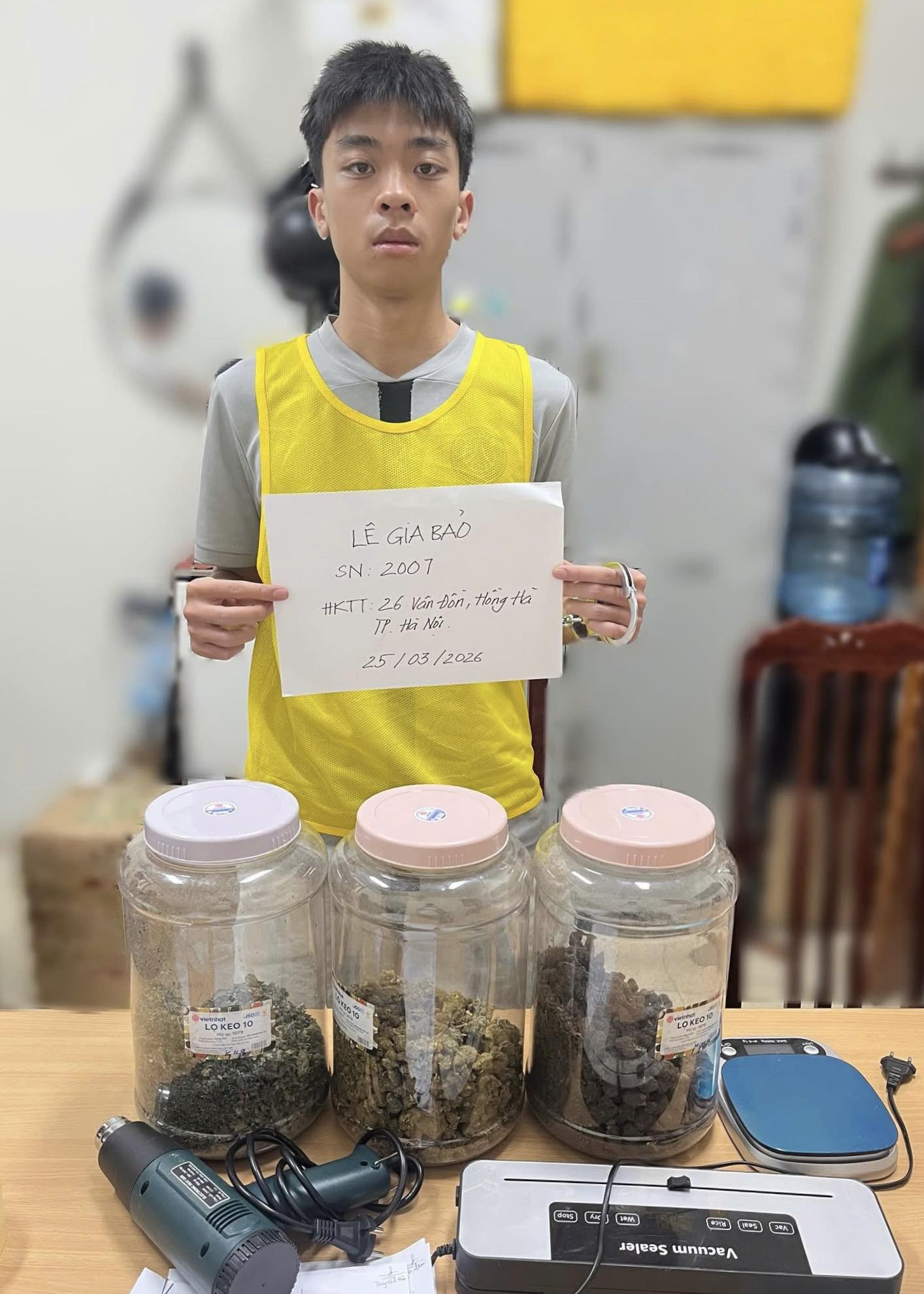 67049264613976560590719175040173927623761857n