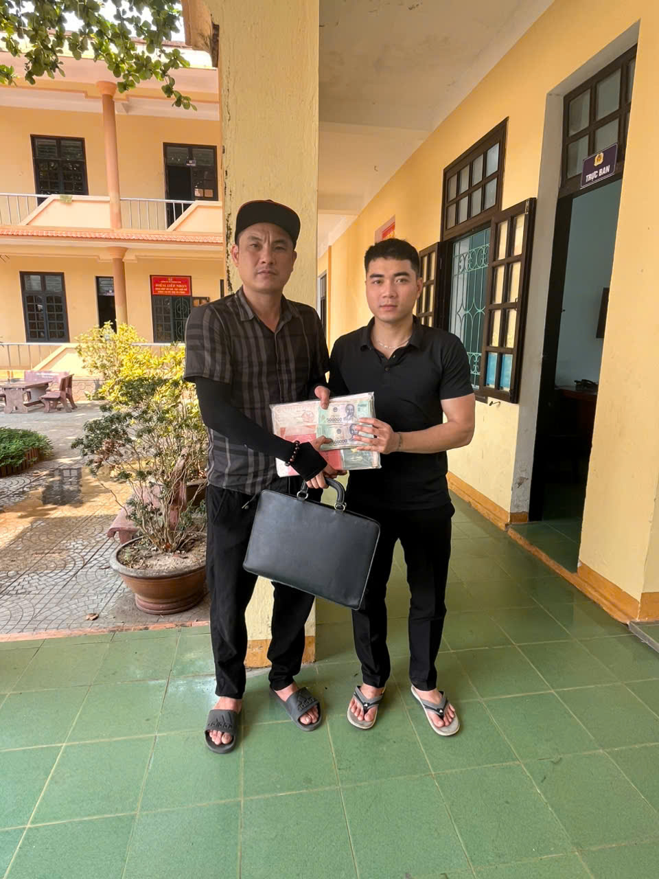 6717742421221786165809239043844599463915859891n