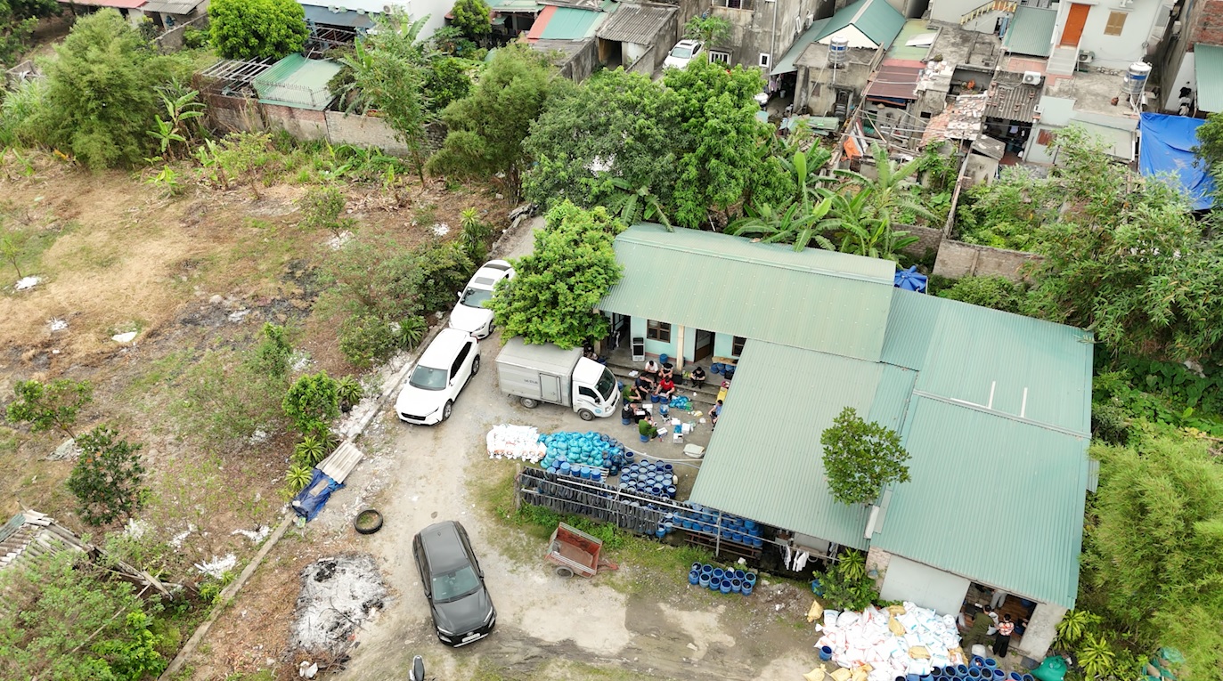 toan canh xuong san xuat gia do trai phep tai phuong mao khe dong trieu1