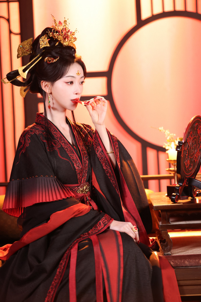 007ik5dggy1ic787qof27j347s6bkx6x