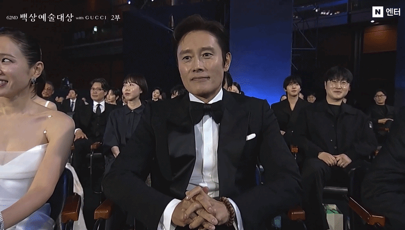 Viral nhất Baeksang 2026: Lee Byung Hun tỏ thái độ khi Son Ye Jin thắng giải thưởng lớn