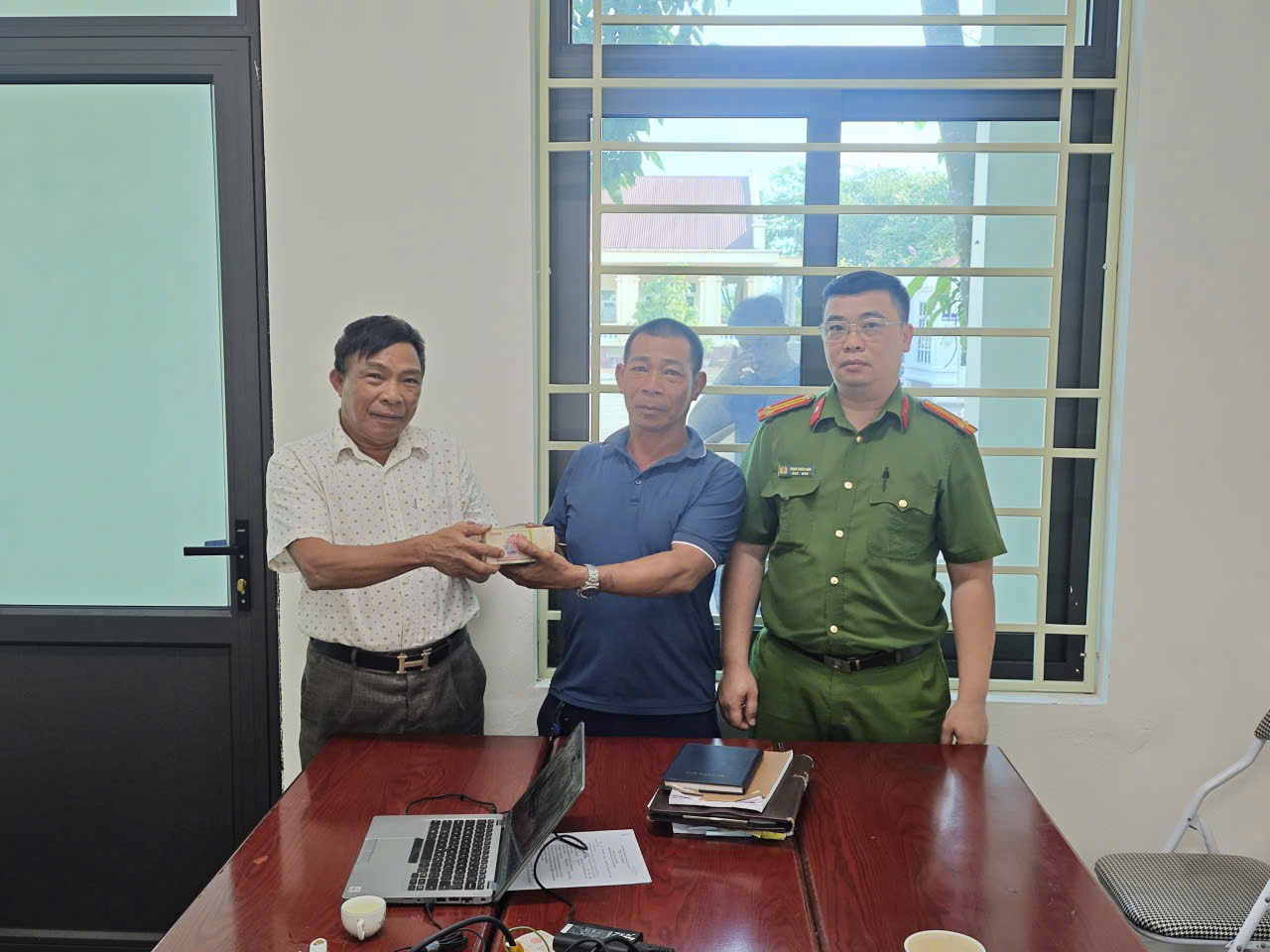nh cap huong dan trao tra tien ck nham cho cong dan8624e77a2d
