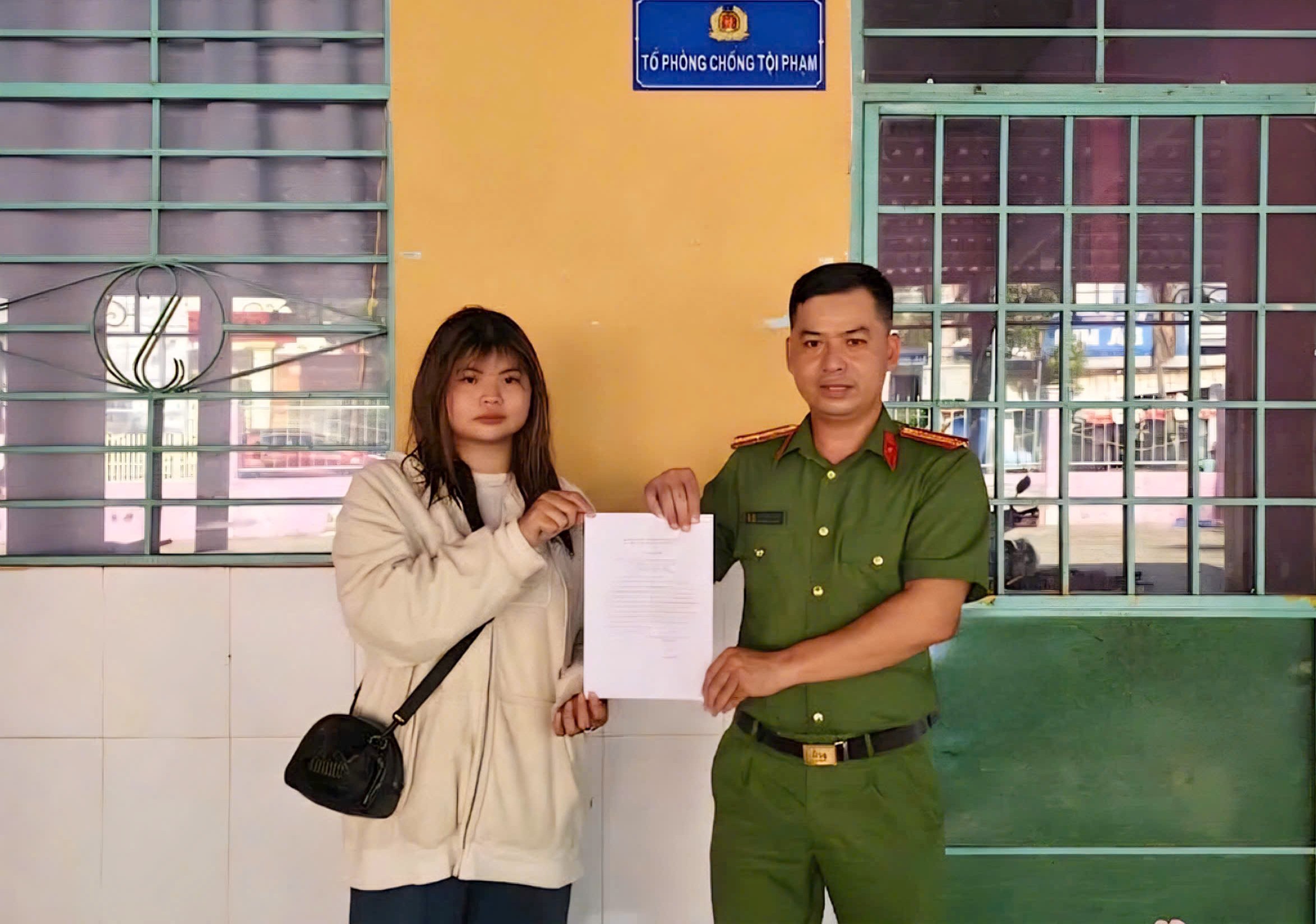 cong an xa phu an nhan thu cam on tu chi ngo thi thien nhi1