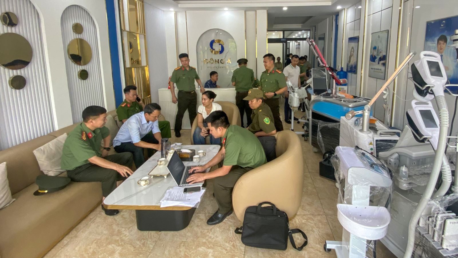 1 luc luong chuc nang kham xet tai co so dong a beauty center phuong vinh phuc tinh phu tho
