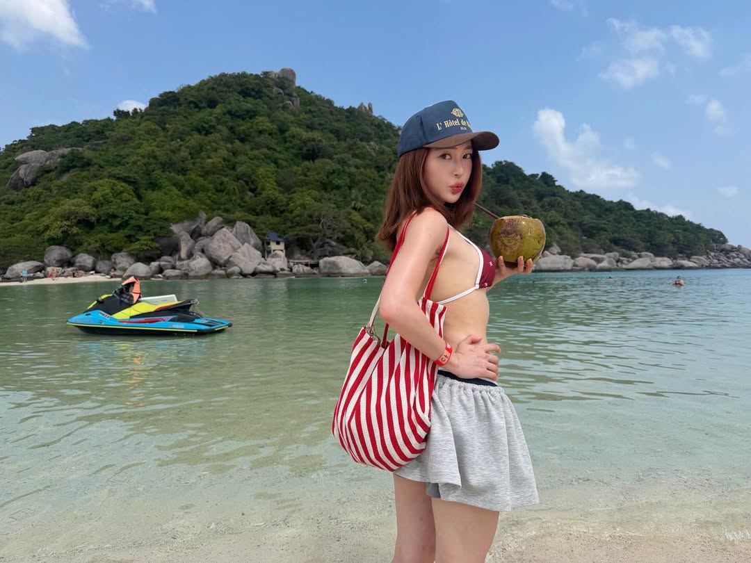 just love this island so much you can literally see it on my face 