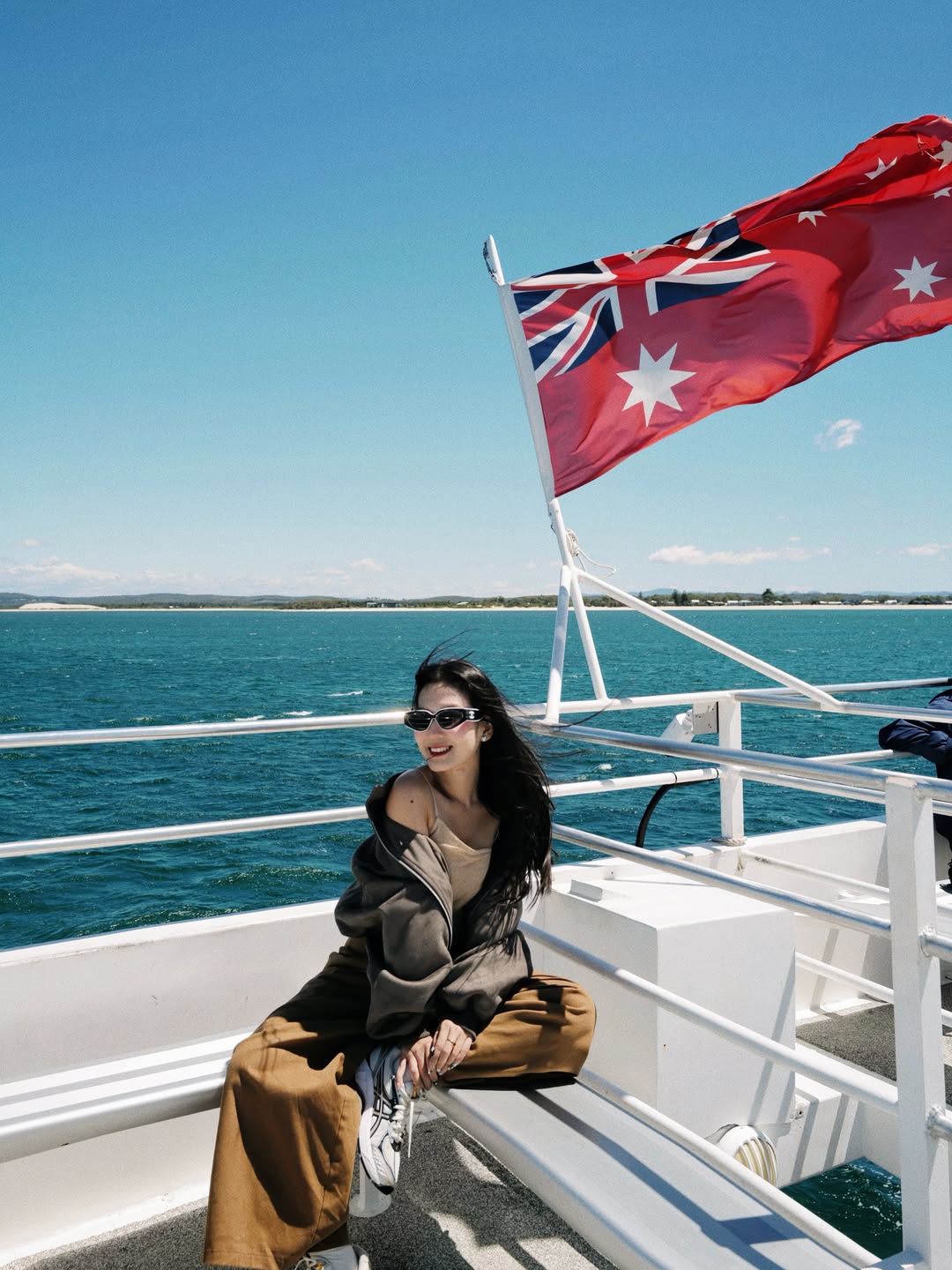 ke mng nghe hom minh di cruise xem ca heo cua o port stephens em lau suyt quen luon gio loi ra