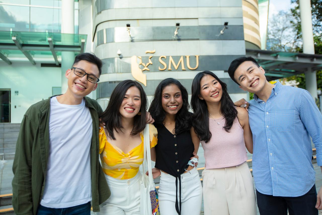 smu students looking outdoor lkcsb 2021 29