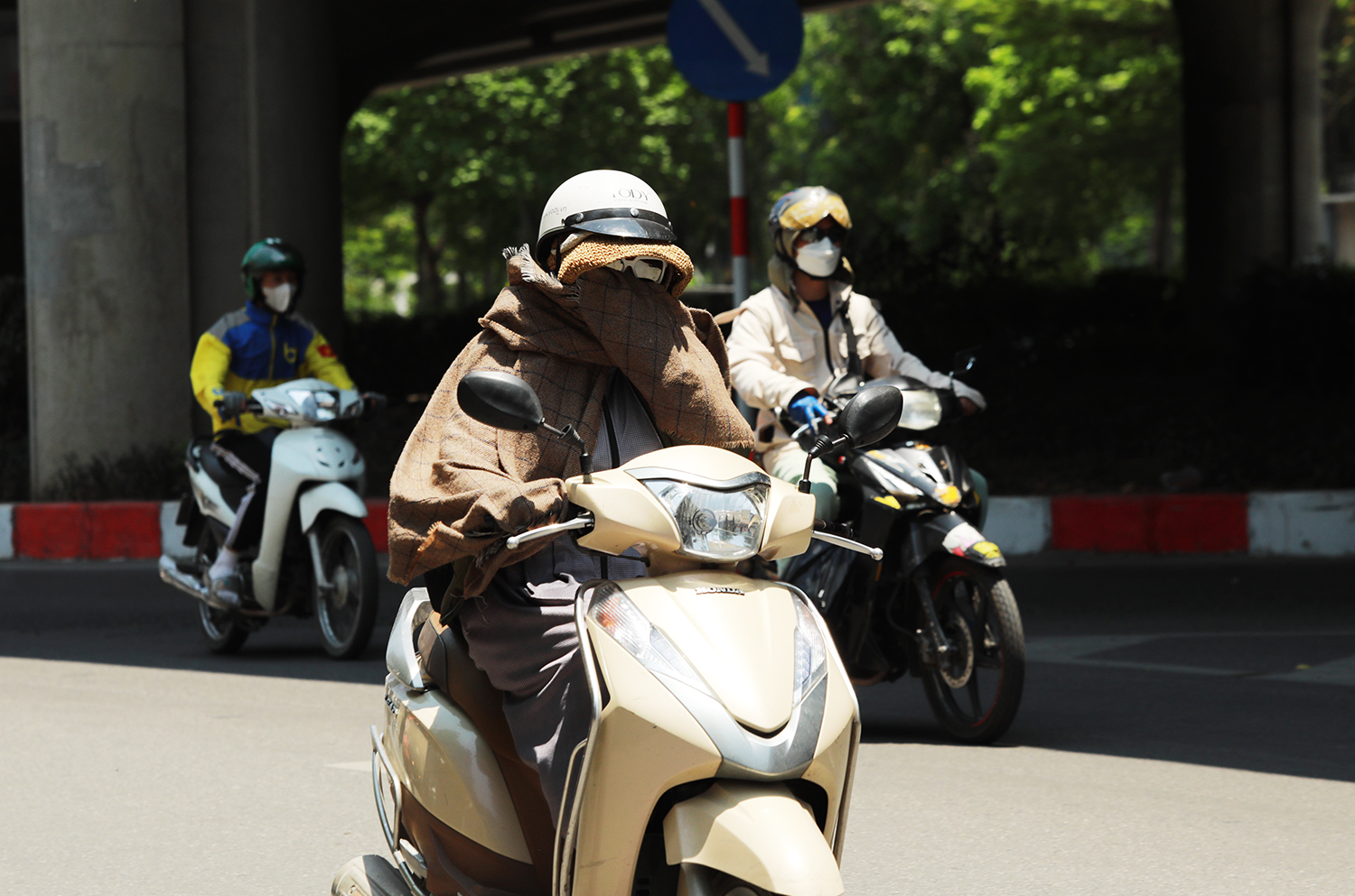 ha noi nong nhat ca nuoc hom nay nhieu noi vuot nguong 40 do c nang hn 1 1684332918 262 width1500height993