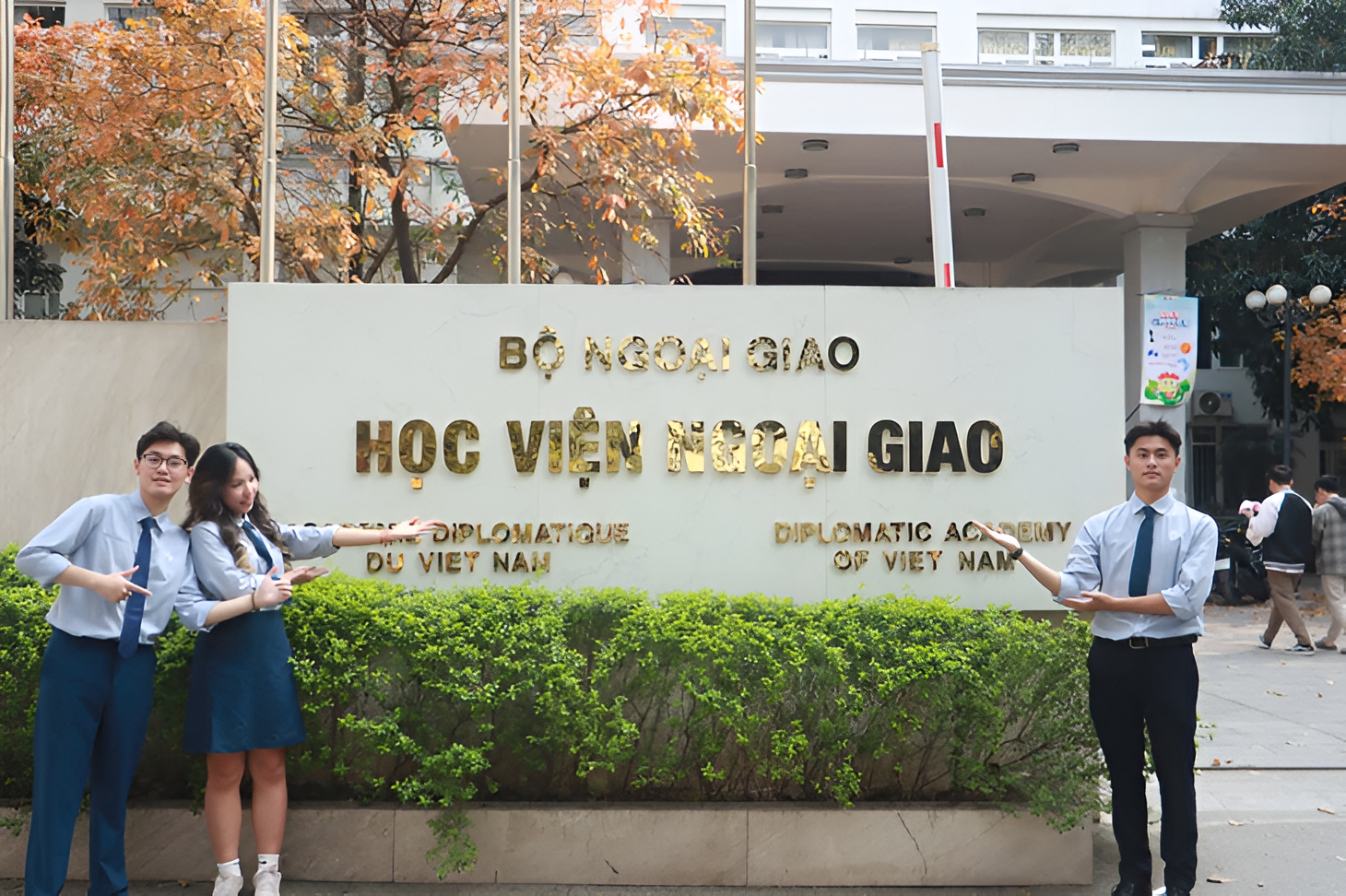 hoc vien ngoai giao picsart aiimageenhancer