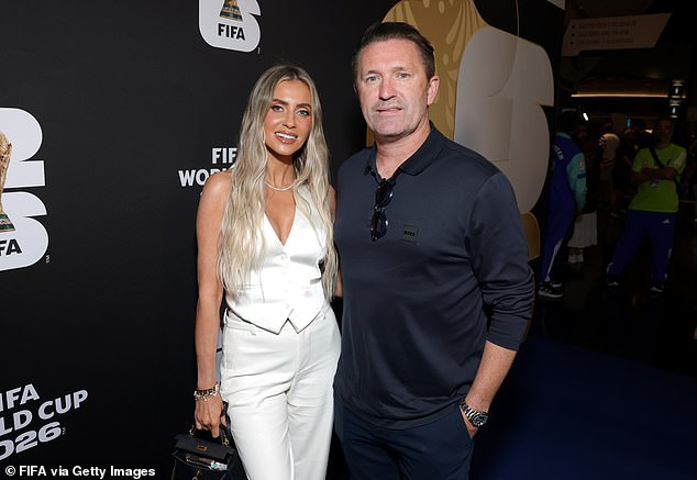cuu ngoi sao bong da ireland robbie keane va vo claudine