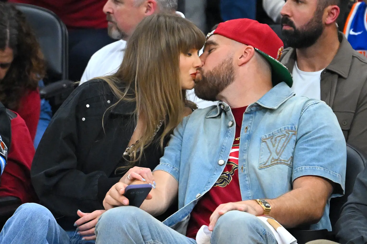 singer taylor swift travis kelce 130006715313d1f