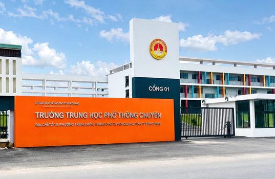 truong thpt chuyen tuyen quang