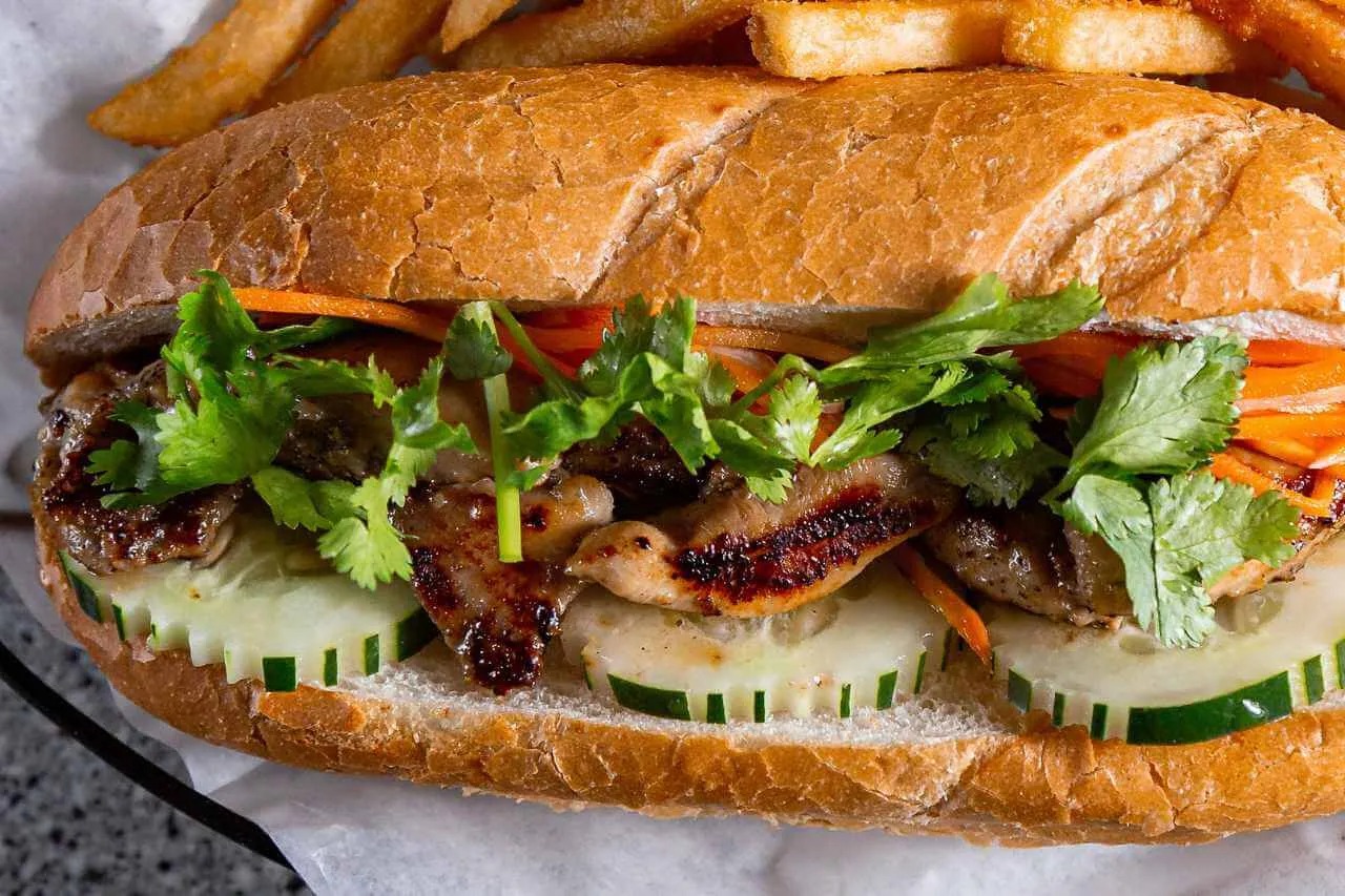 easy vietnamese chicken banh mi 1