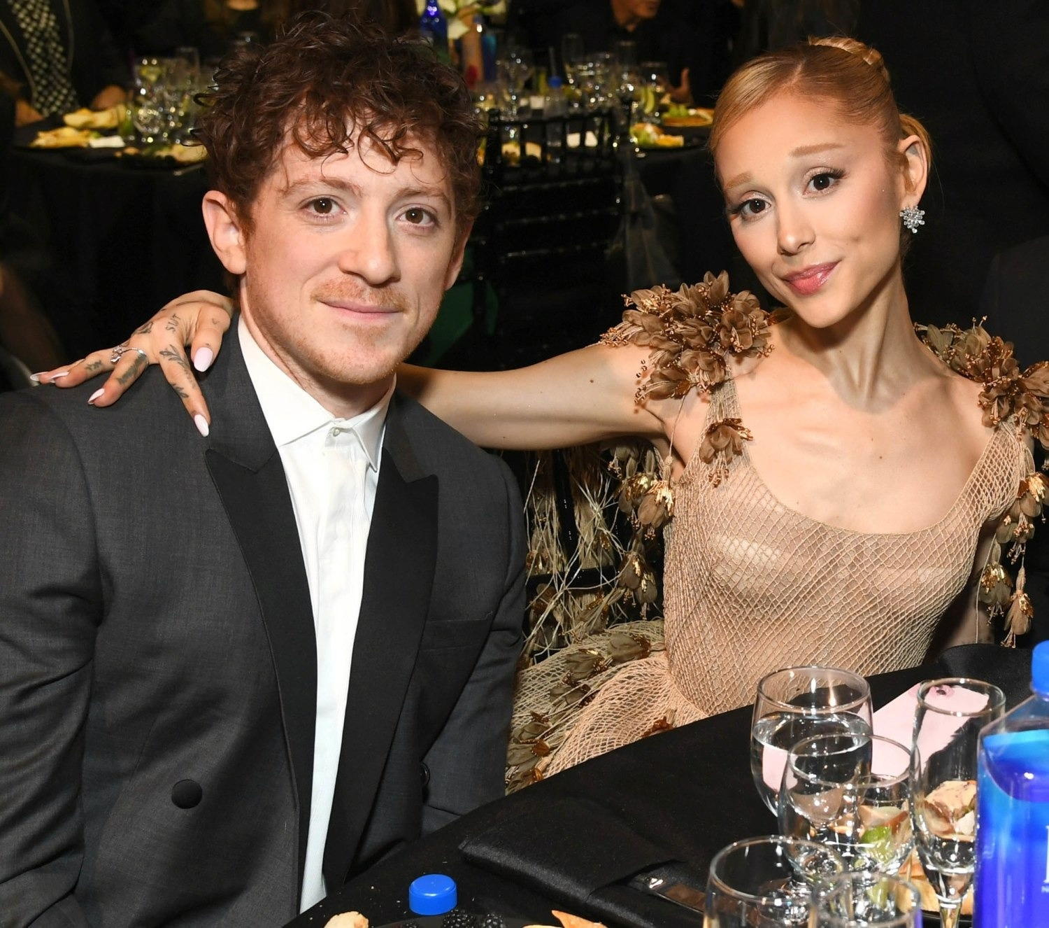 ethan slater ariana grande mc 251 1757403817495 1757403817723348856046 094534 1782787057366 17827870576981058243745