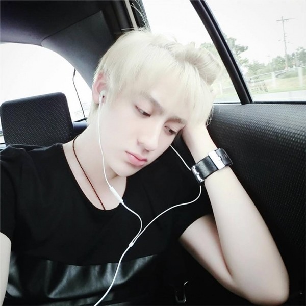 chang tiep vien hang khong nguoi thai gay sot vi dep trai nhu soai ca 9