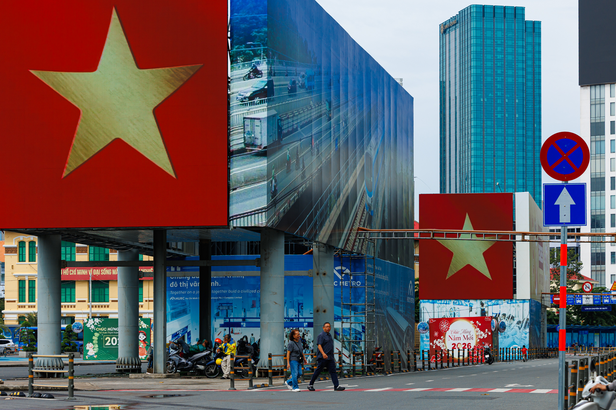 led truoc cho ben thanh