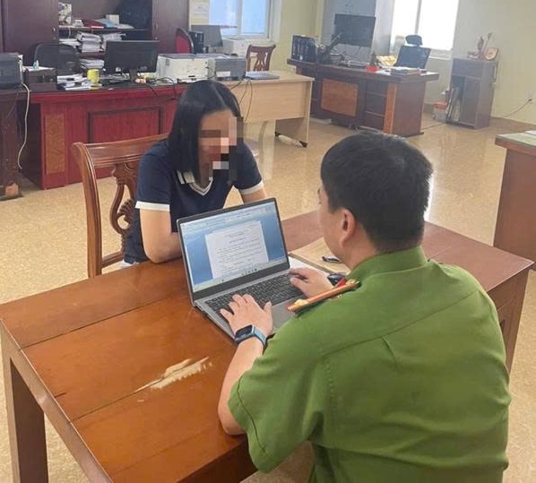 anh chi p den co quan cong an trinh bao