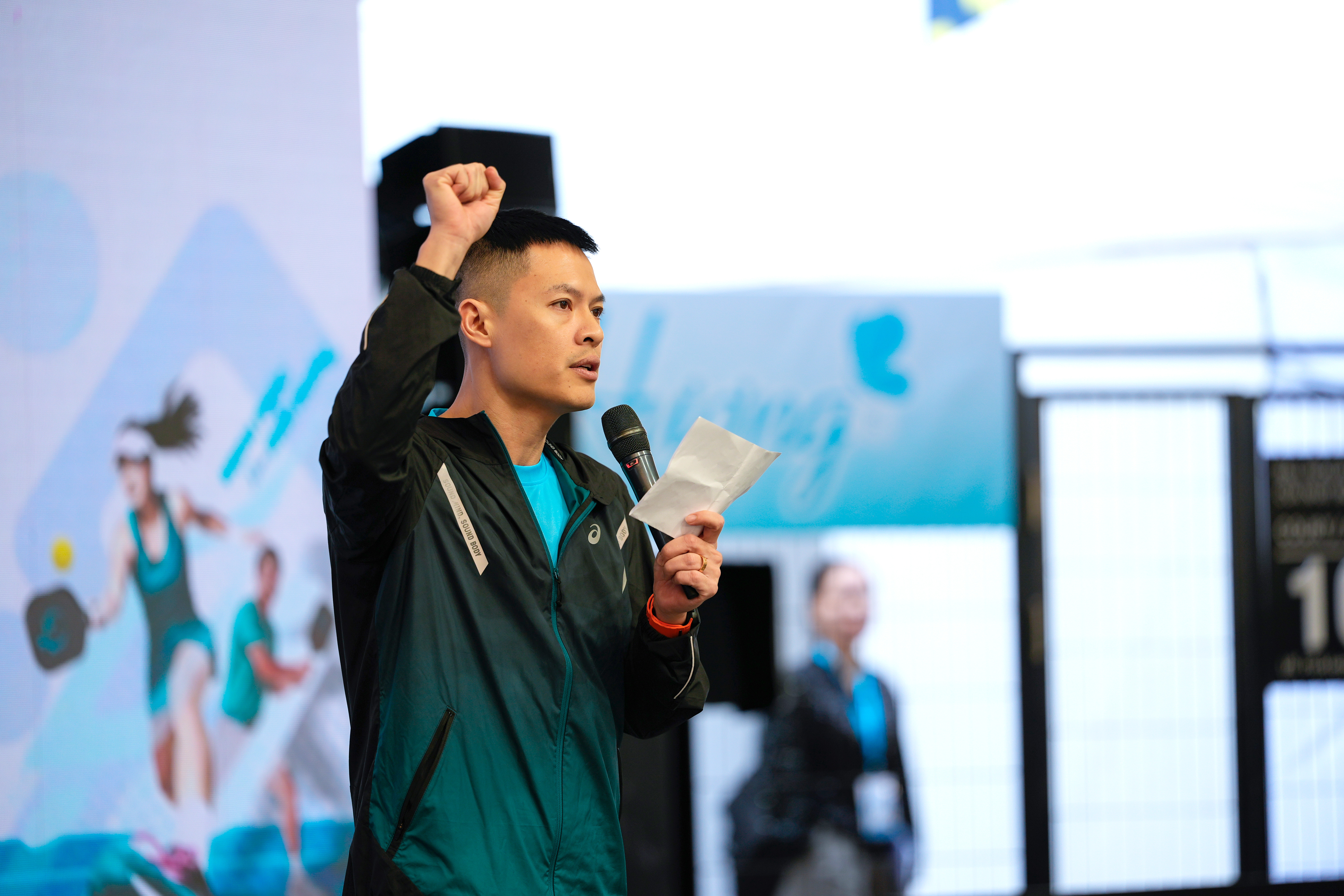 i dien van dong vien thuc hien nghi thuc tuyen the