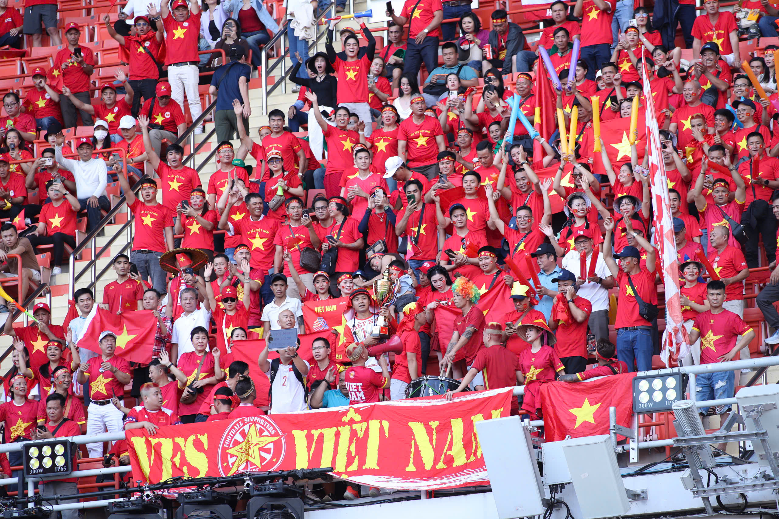 z732923247304764eb8b56ee8cb818b2a86c350523b6ce