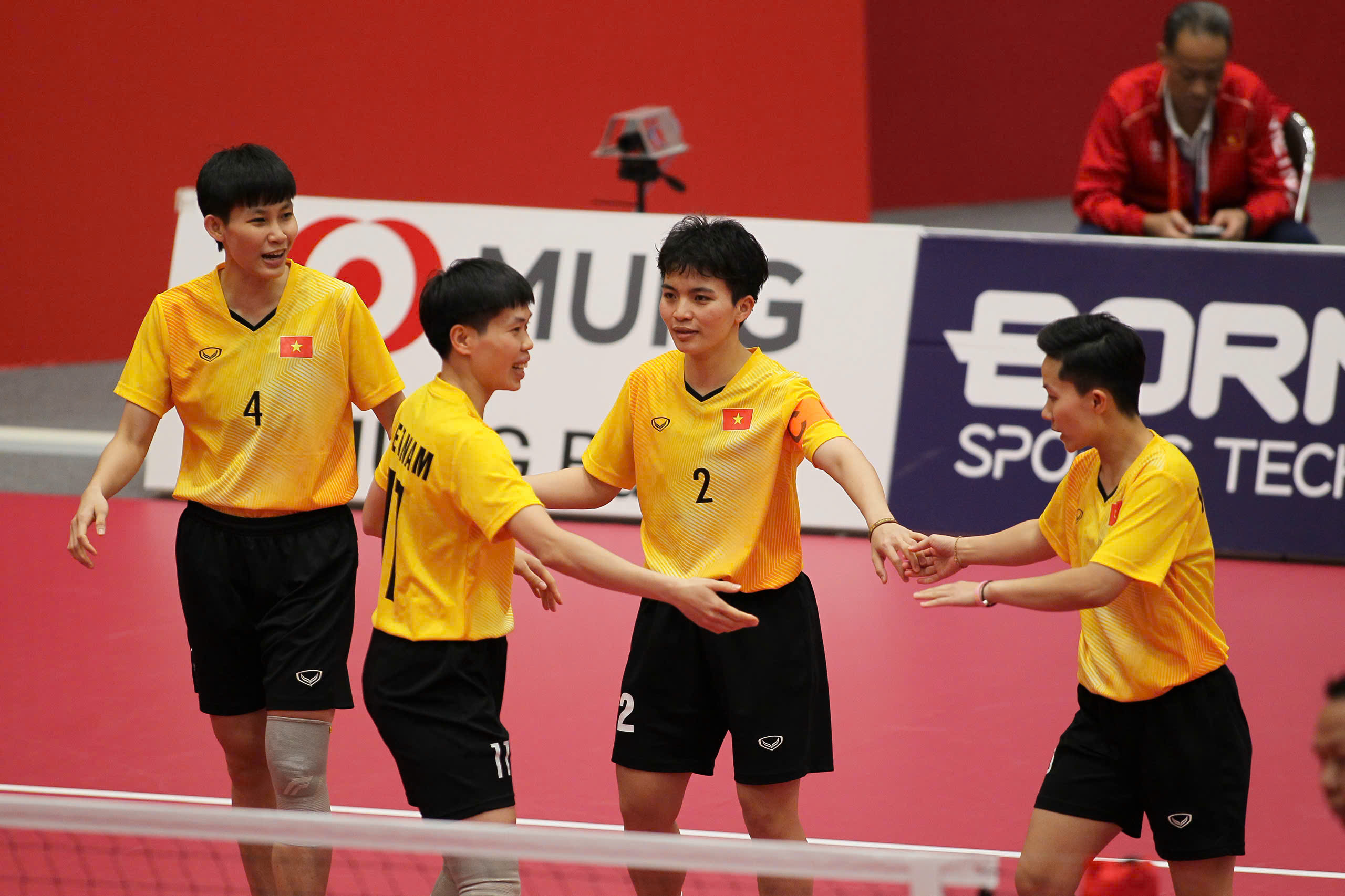 cau may 4 nu viet nam 3