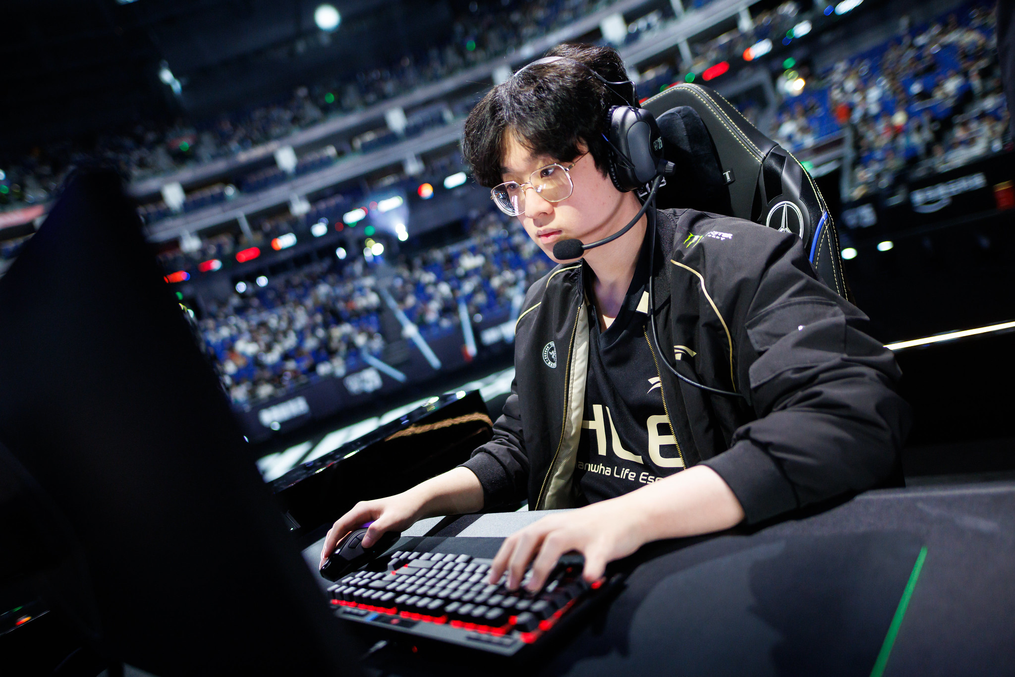 zeus chuyennhuong 2 17630967024341785380031