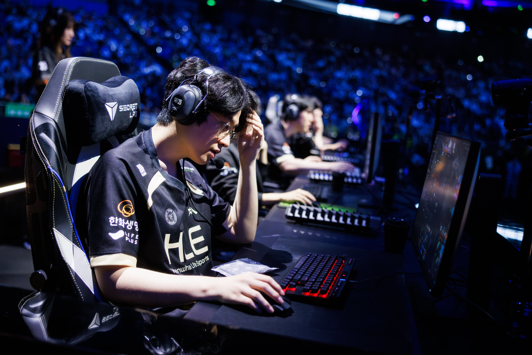 zeus chuyennhuong 3 1763096702459467498039