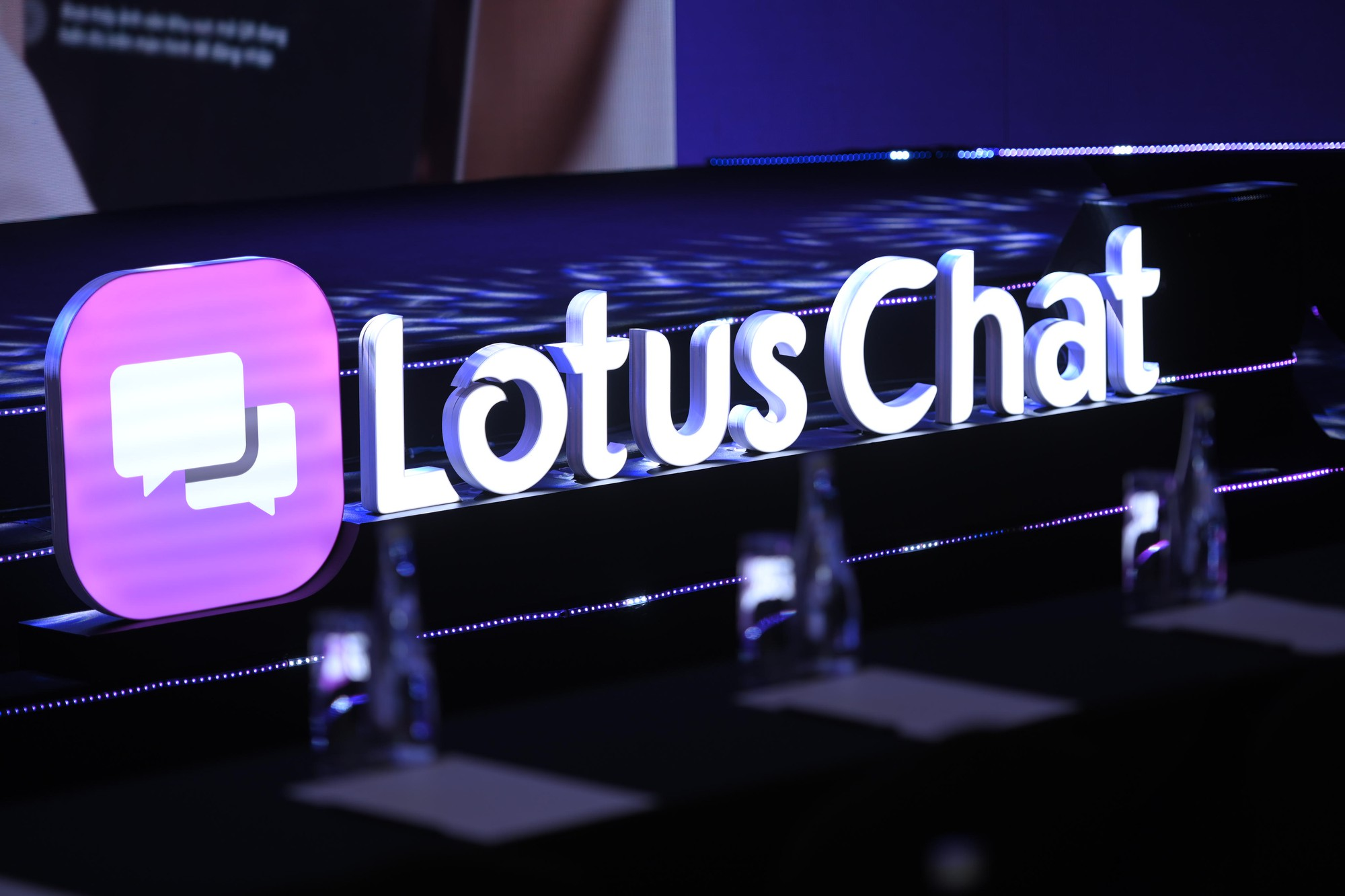 lotus chat 4