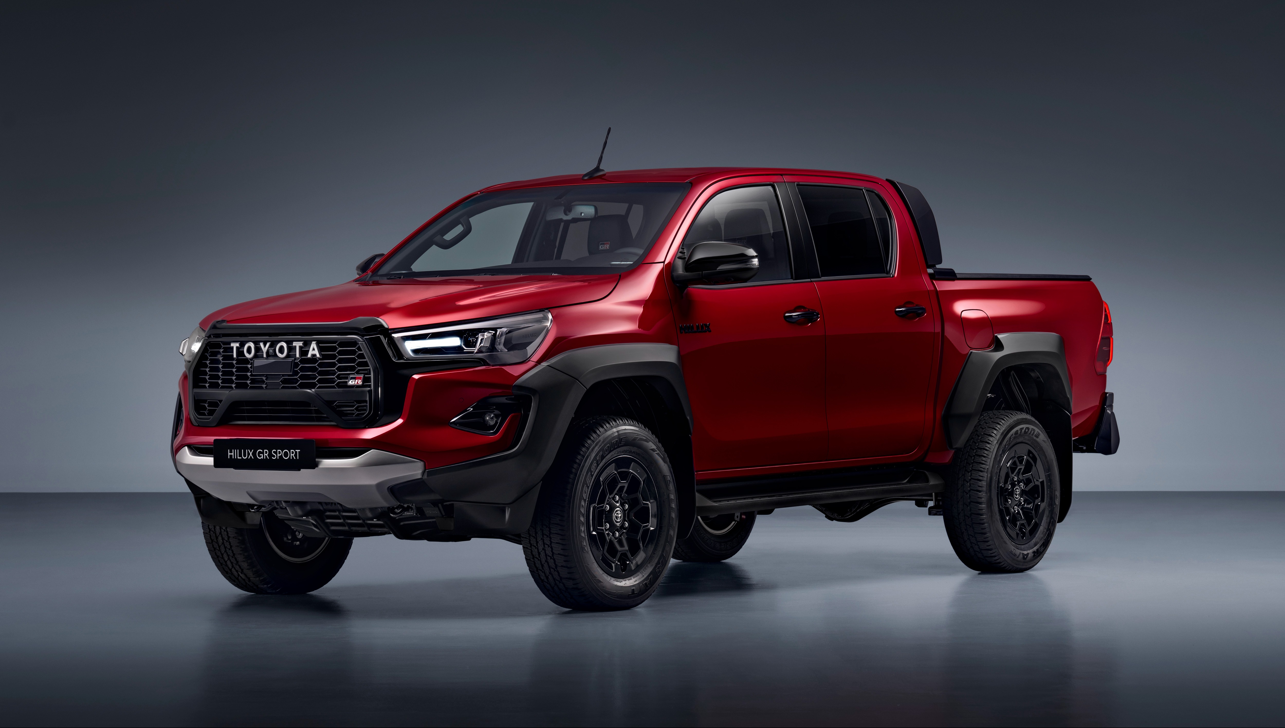 2023 hiluxgrsportmainshots1