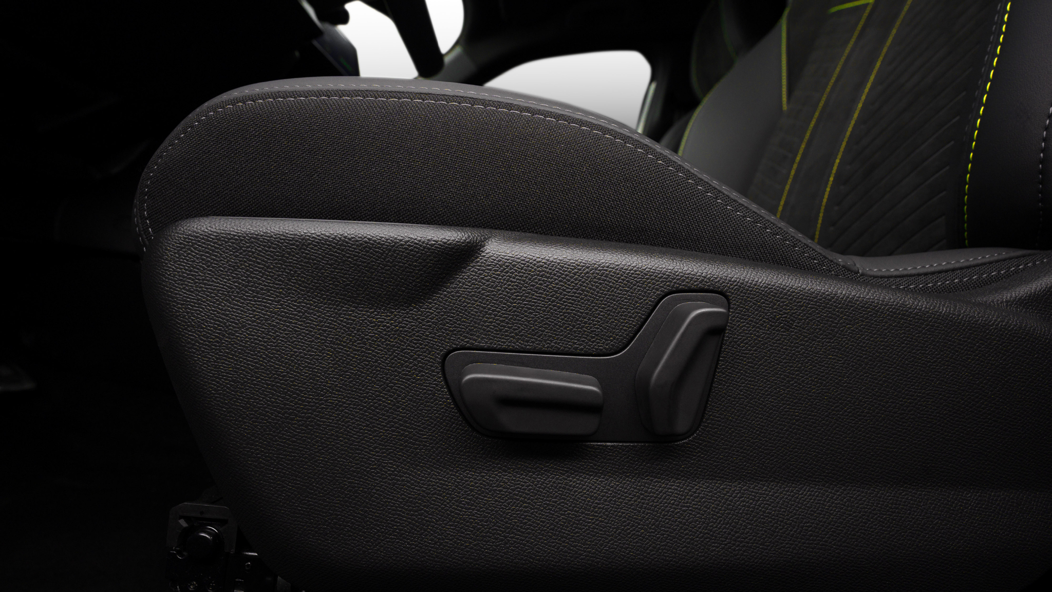 16 ghe nguoi lai chinh dien