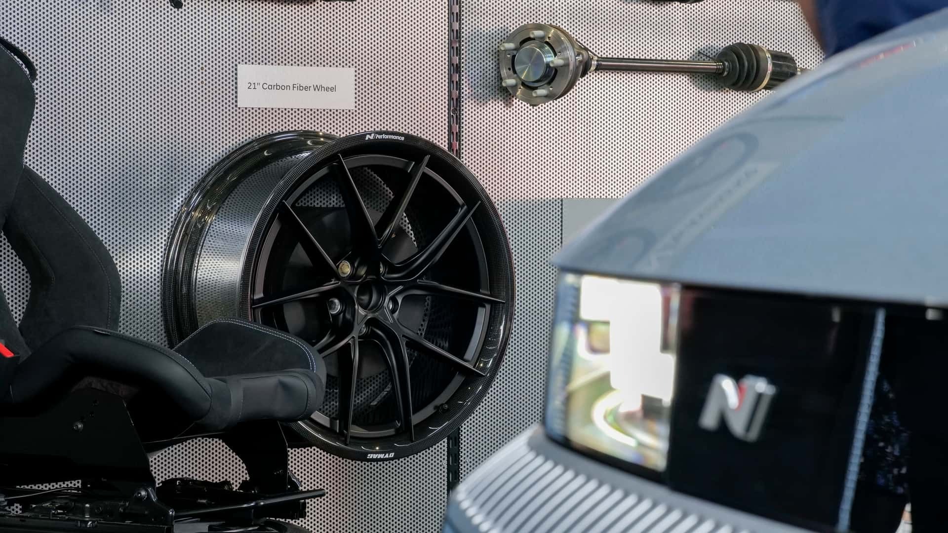 hybrid carbon fiber wheel for hy