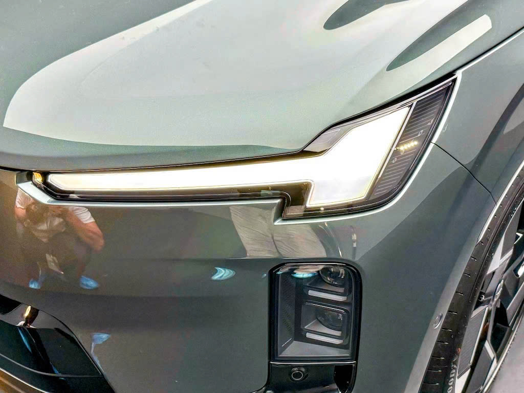 z6917571811822c5af5a09e04e431bc52a26efdb83bbb0