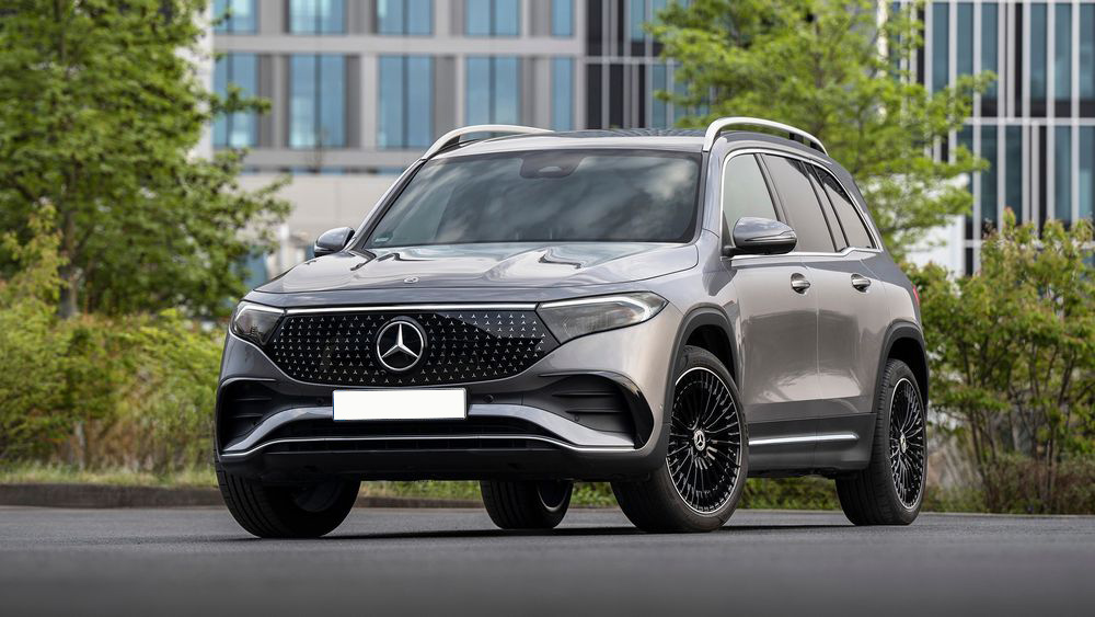 7 2025 mercedes benz eqb front view