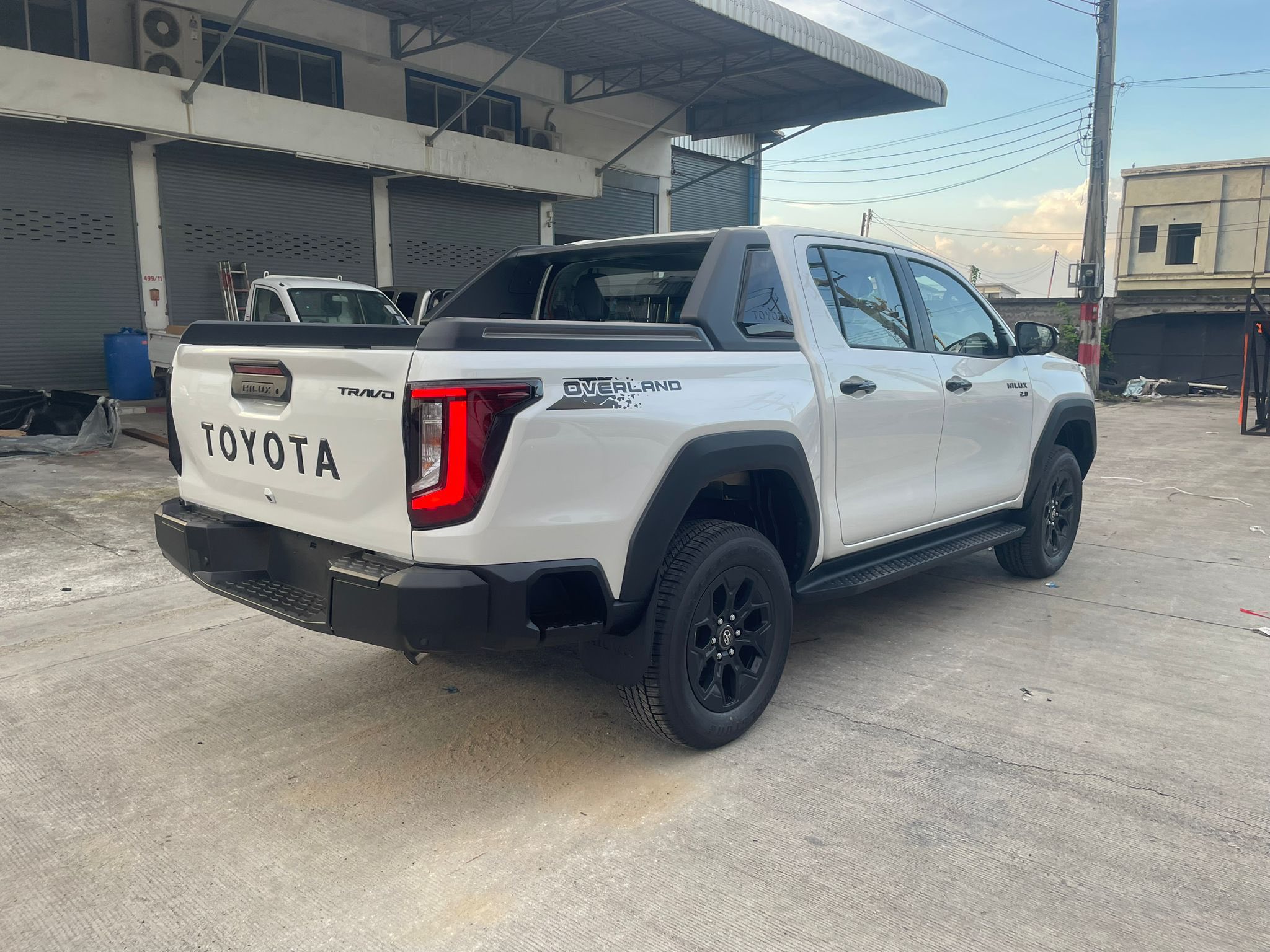 toyota hilux 3