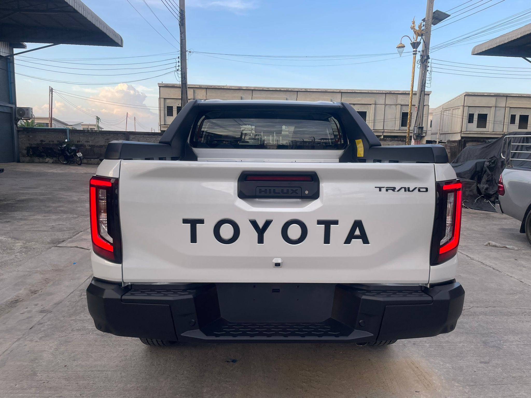 toyota hilux 5