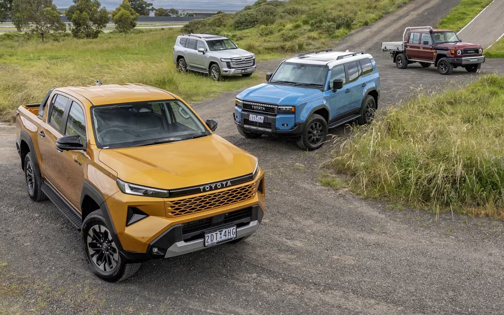 'Kẻ bảo thủ' Toyota giành cú đúp trước Tết: Bán chạy nhất cả năm dù chưa 'chốt sổ' nay còn là thương hiệu ô tô giá trị nhất năm 2026