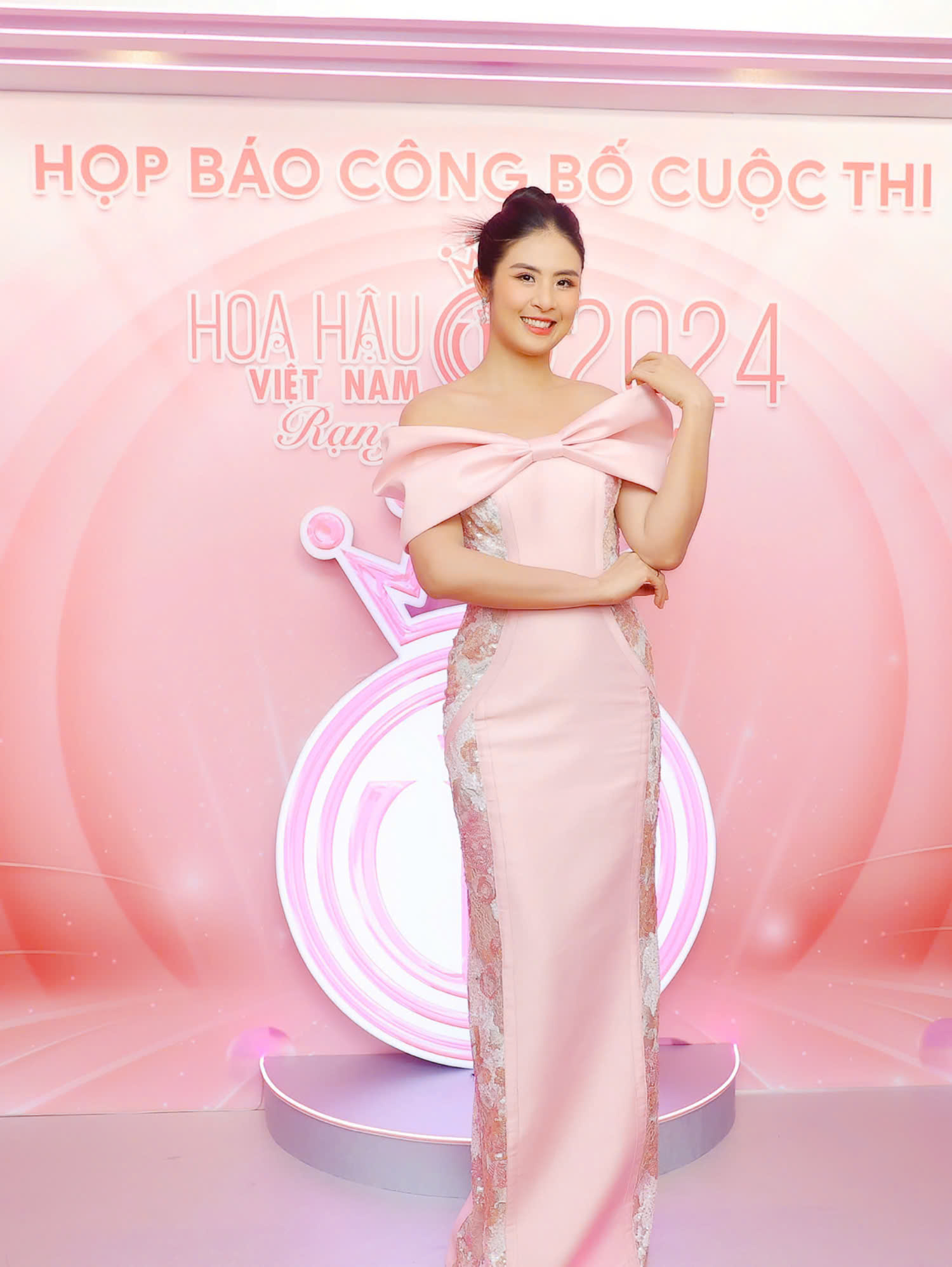 hoa hau ngoc han tham do hhvn 2024