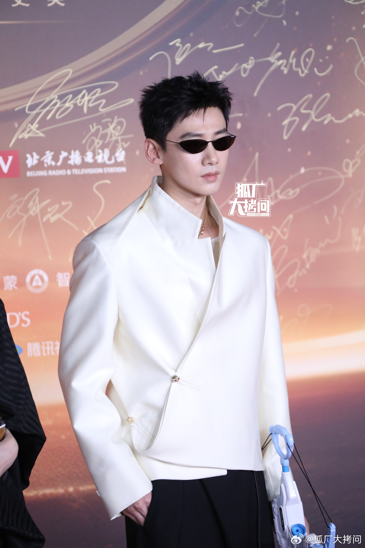0077ahqlly1hxgvqxuuyzj30zk1hckjl