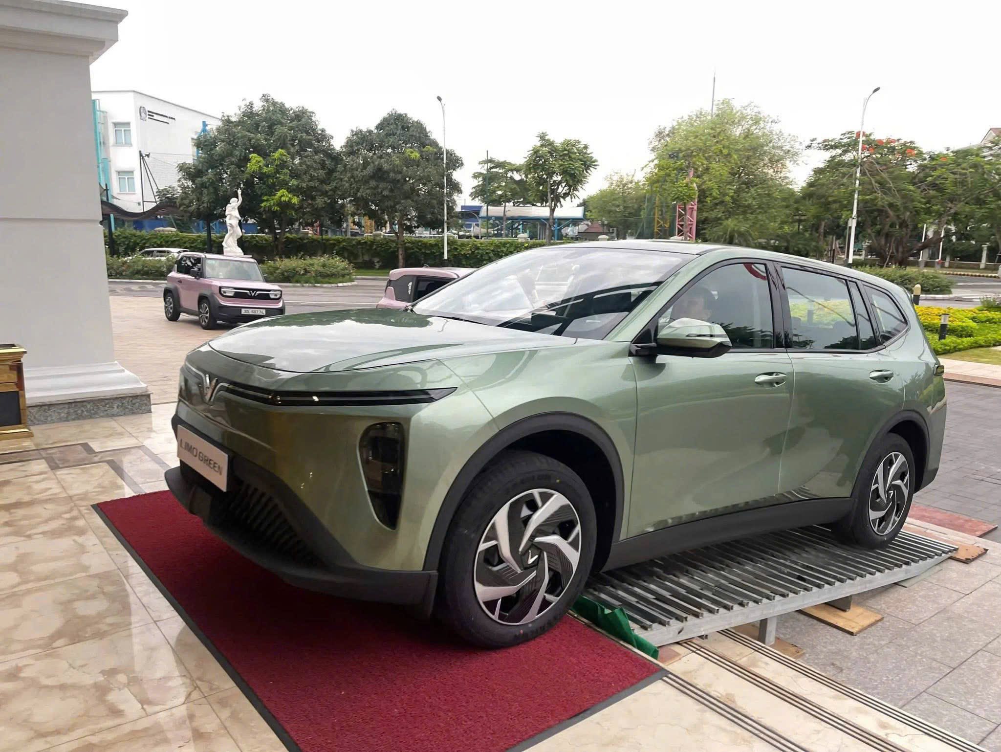 vinfast limo green thuc te 2