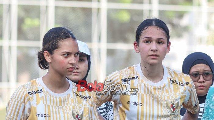 pemain timnas wanita indonesia noa leatomu dan estella loupatty