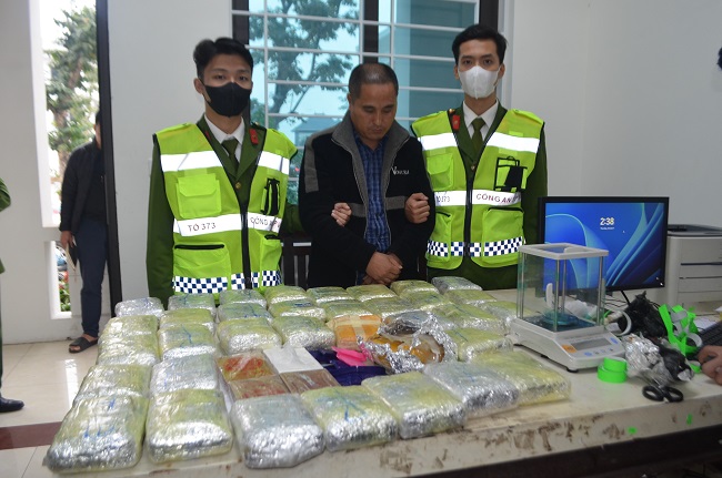 mua ba vu 8895 8412jpg