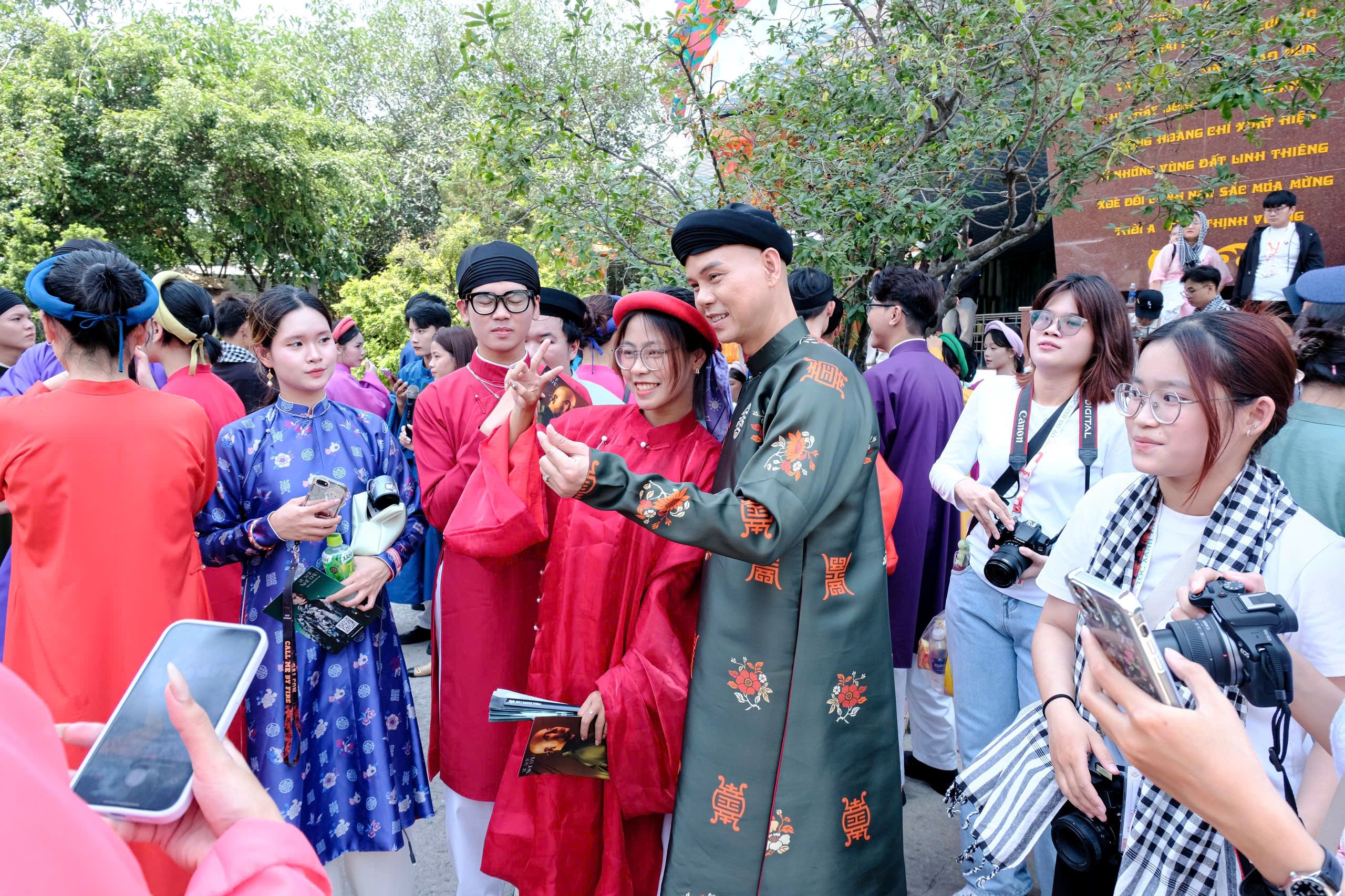 z64813710402936150ffc06167343a923a5bc305c0c2ab