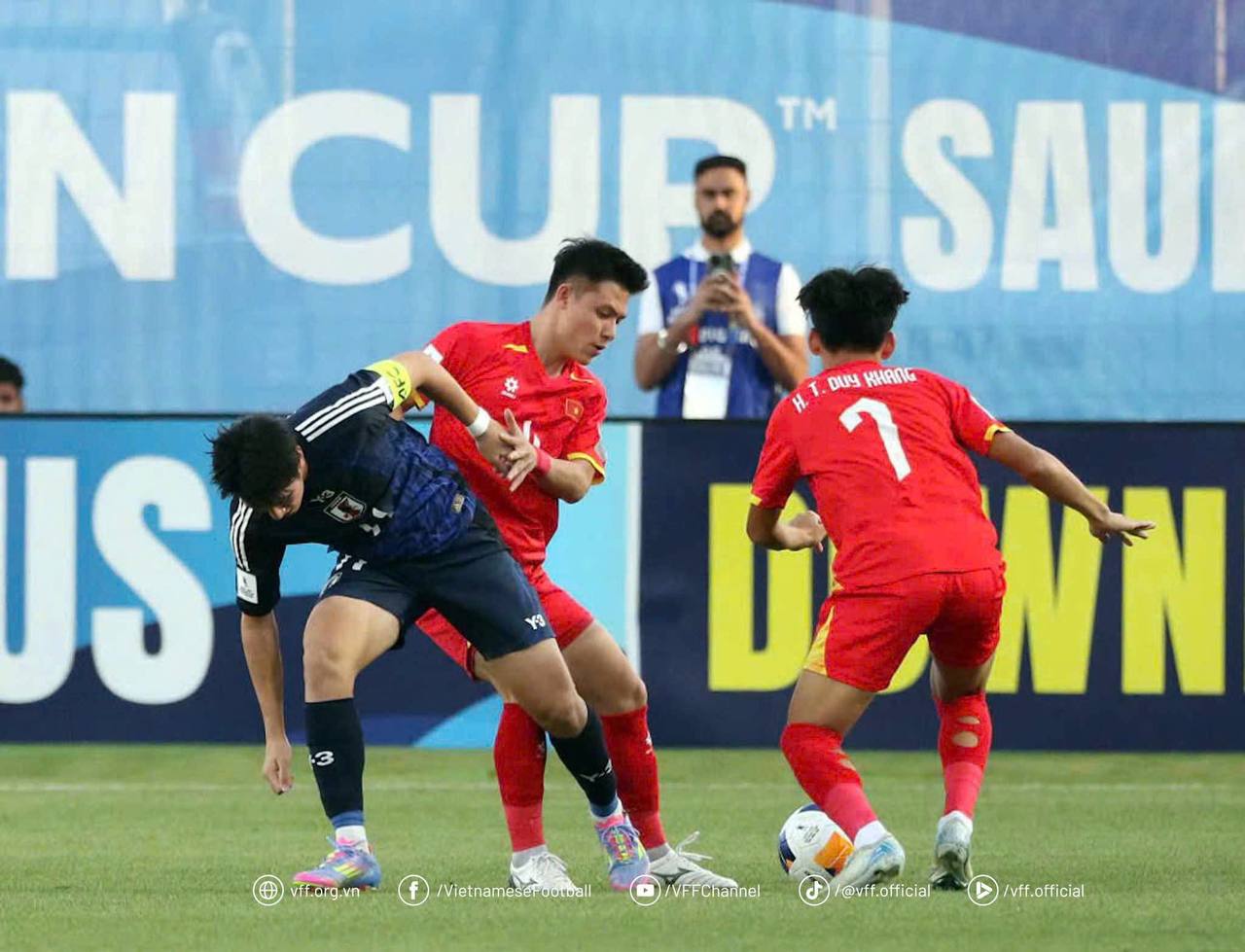 photo42025 04 0800 13 02