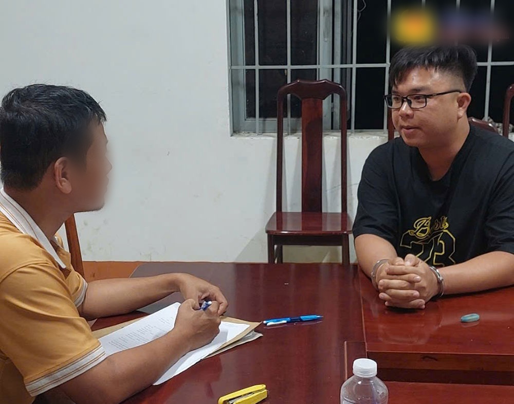 Bắt đối tượng truy nã Lê Nguyễn Ngọc Lâm trong khách sạn