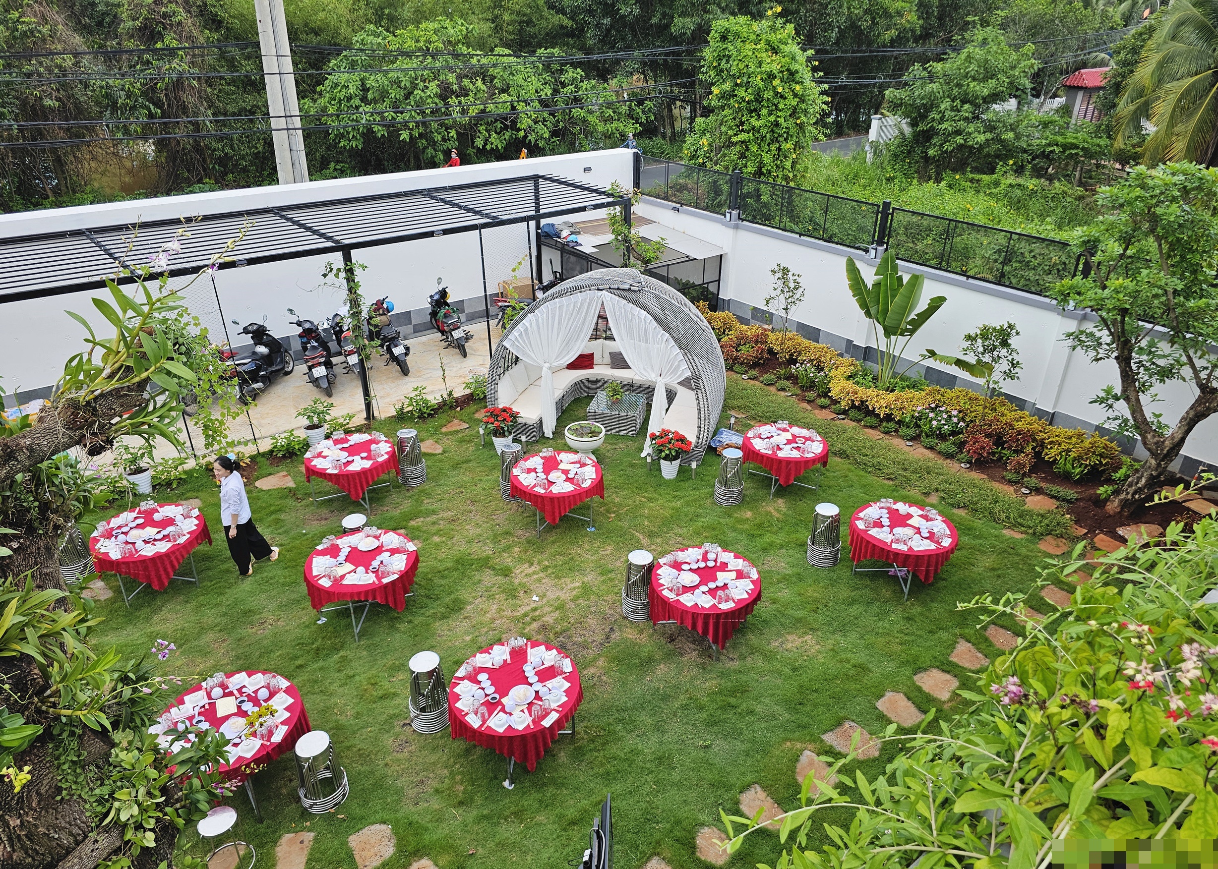 villa 1200m2 tri gia 35 ty dong cua ca si 5 con quach thanh danh ae0 69285131